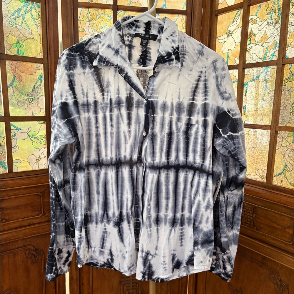 NWT Karen Kane Berry Blue Tie-Dye Button Up Blouse Sz M